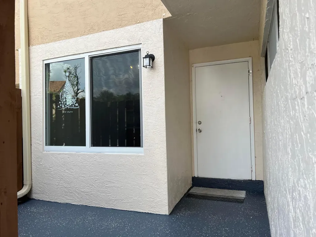 8244 NW 9th Street Plantation FL 33324