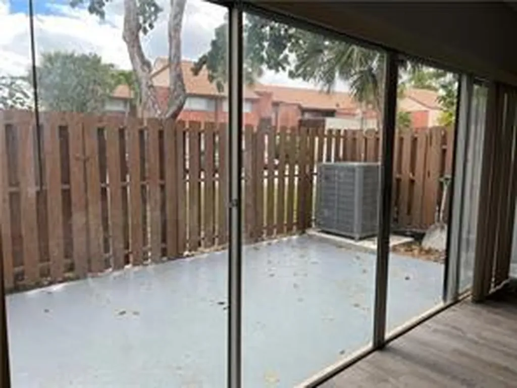 8244 NW 9th Street Plantation FL 33324