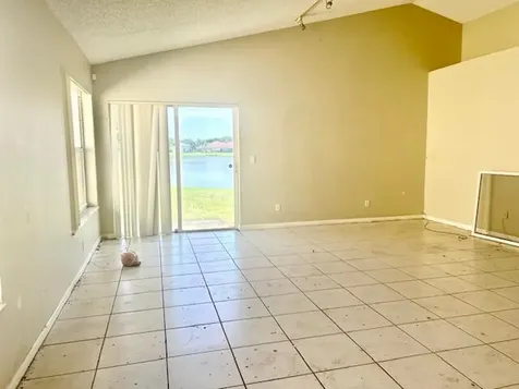 8820 N Lake Park Circle Circle N Davie FL 33328