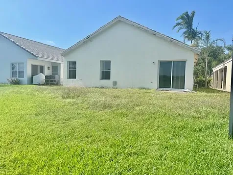 8820 N Lake Park Circle Circle N Davie FL 33328