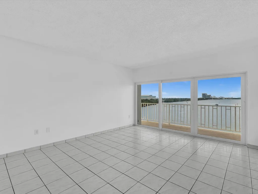 500 Bayview Drive Sunny Isles Beach FL 33160