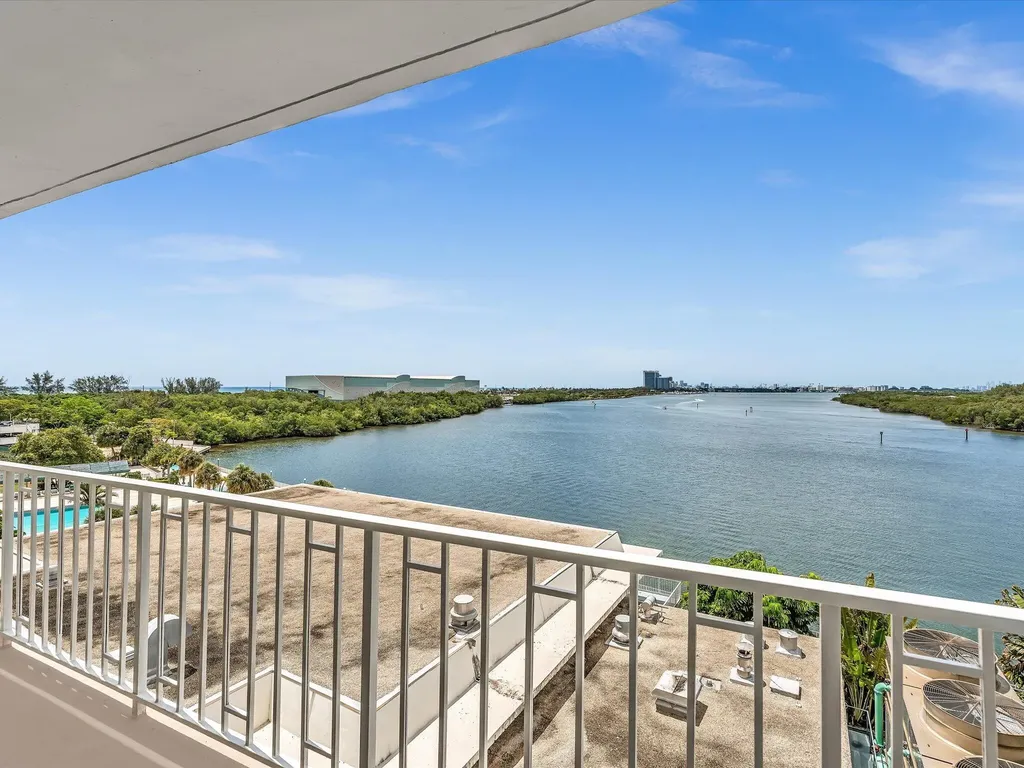 500 Bayview Drive Sunny Isles Beach FL 33160