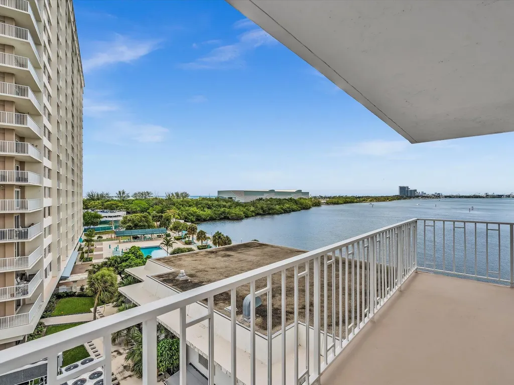 500 Bayview Drive Sunny Isles Beach FL 33160