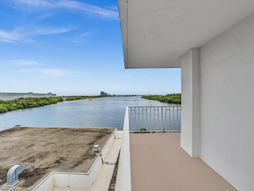 500 Bayview Drive Sunny Isles Beach FL 33160