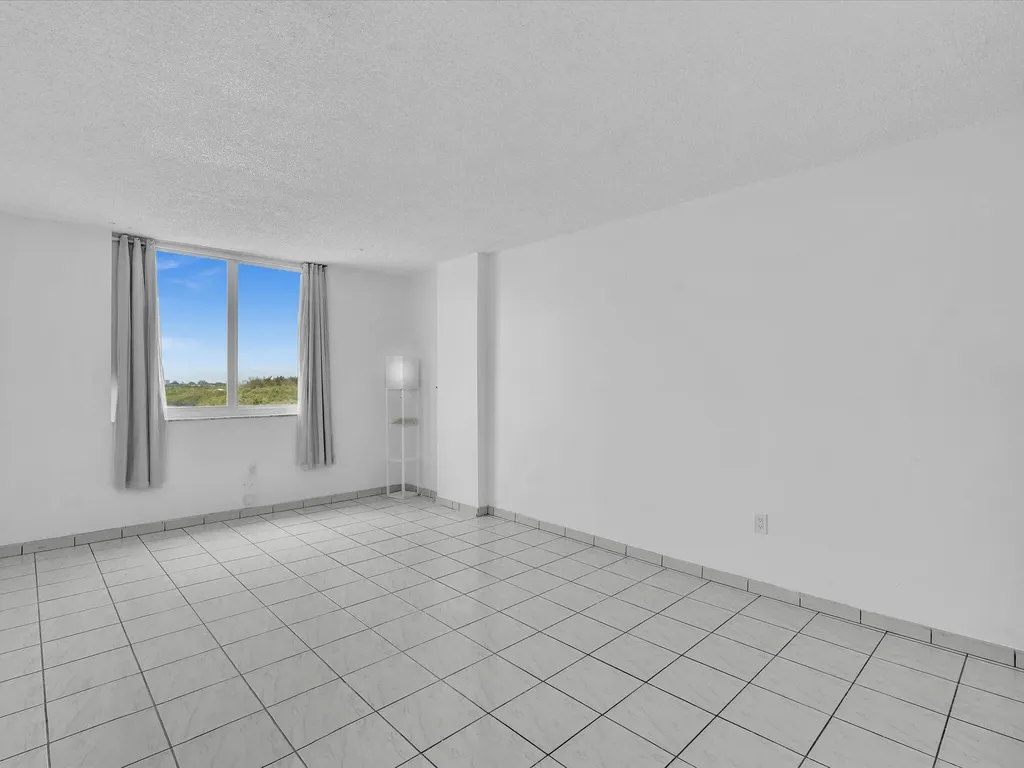 500 Bayview Drive Sunny Isles Beach FL 33160