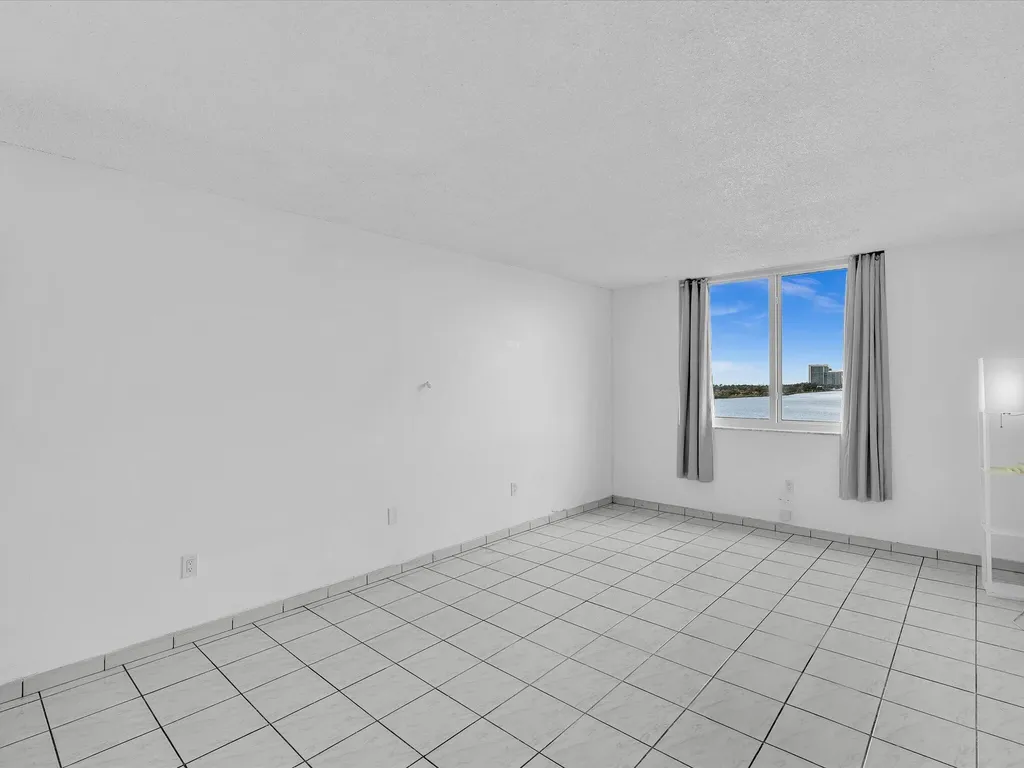 500 Bayview Drive Sunny Isles Beach FL 33160