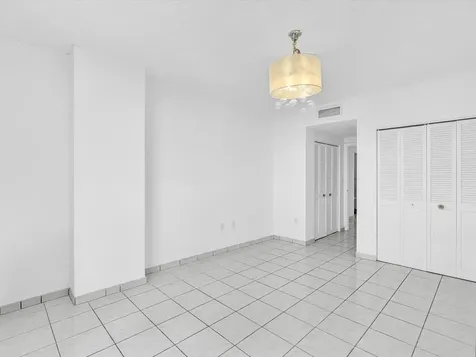500 Bayview Drive Sunny Isles Beach FL 33160