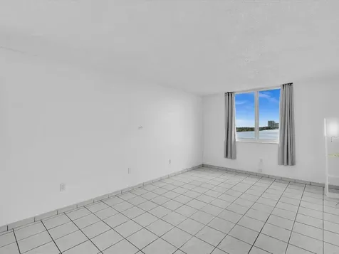 500 Bayview Drive Sunny Isles Beach FL 33160