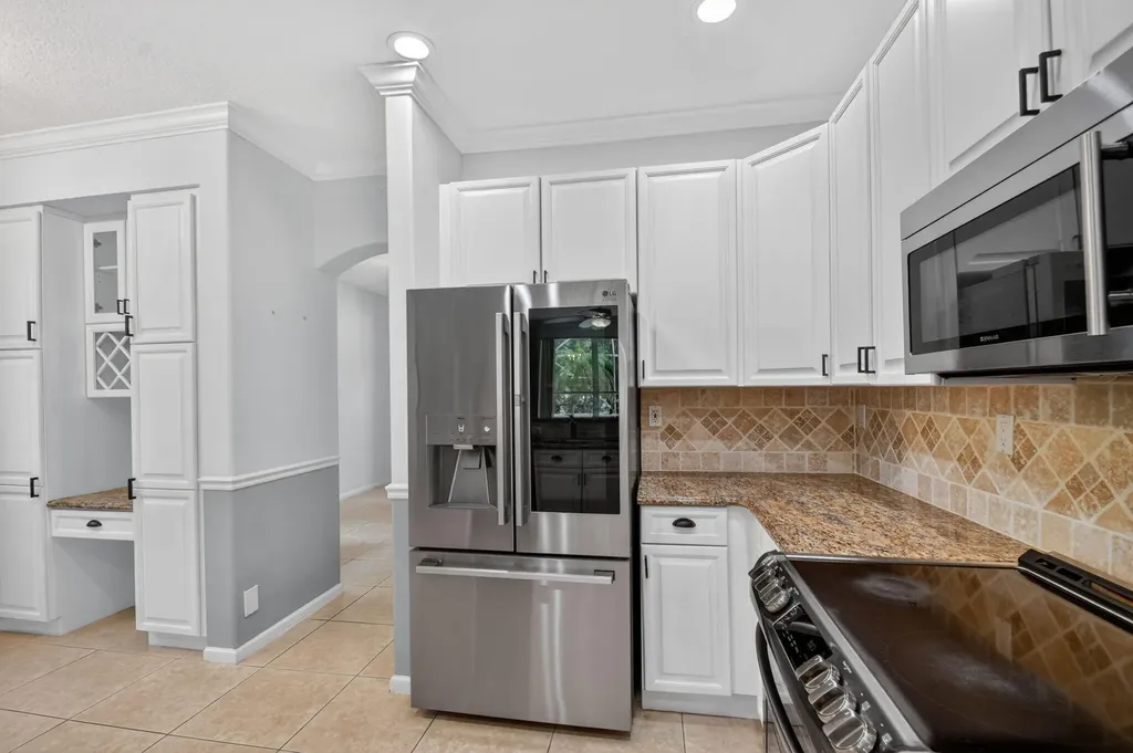 6283 Shadow Tree Lane Lake Worth FL 33463