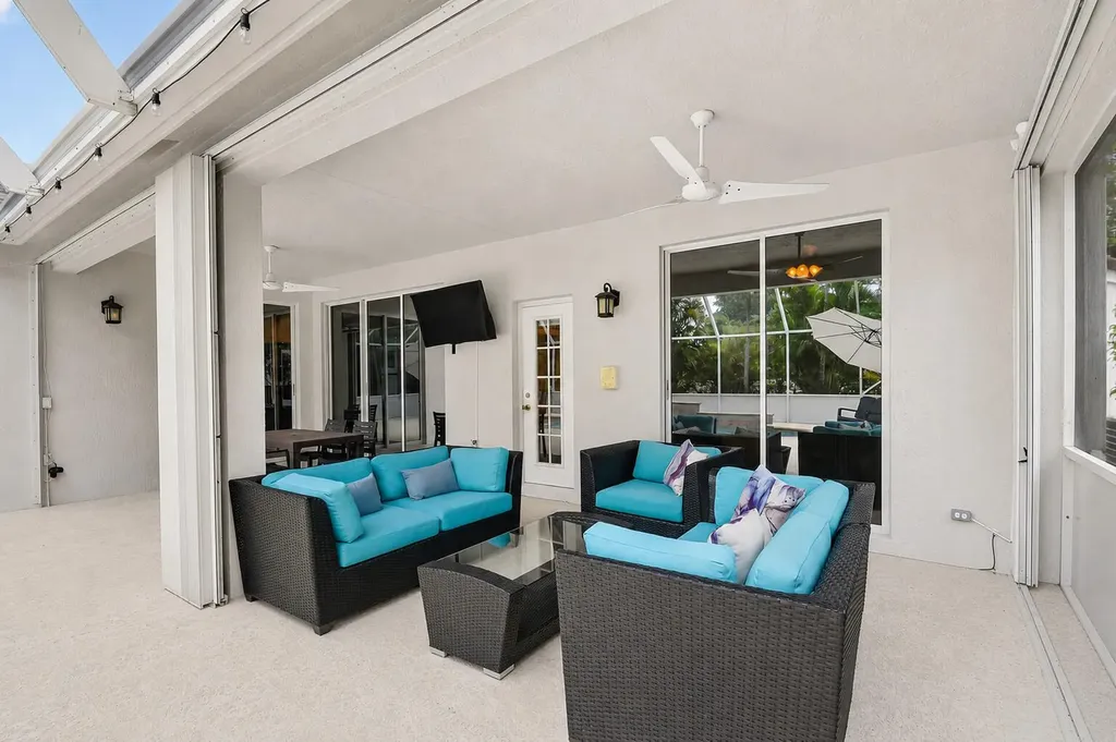 6283 Shadow Tree Lane Lake Worth FL 33463