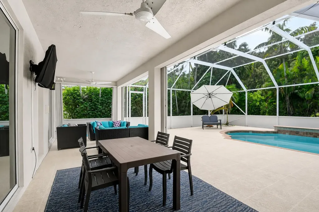 6283 Shadow Tree Lane Lake Worth FL 33463