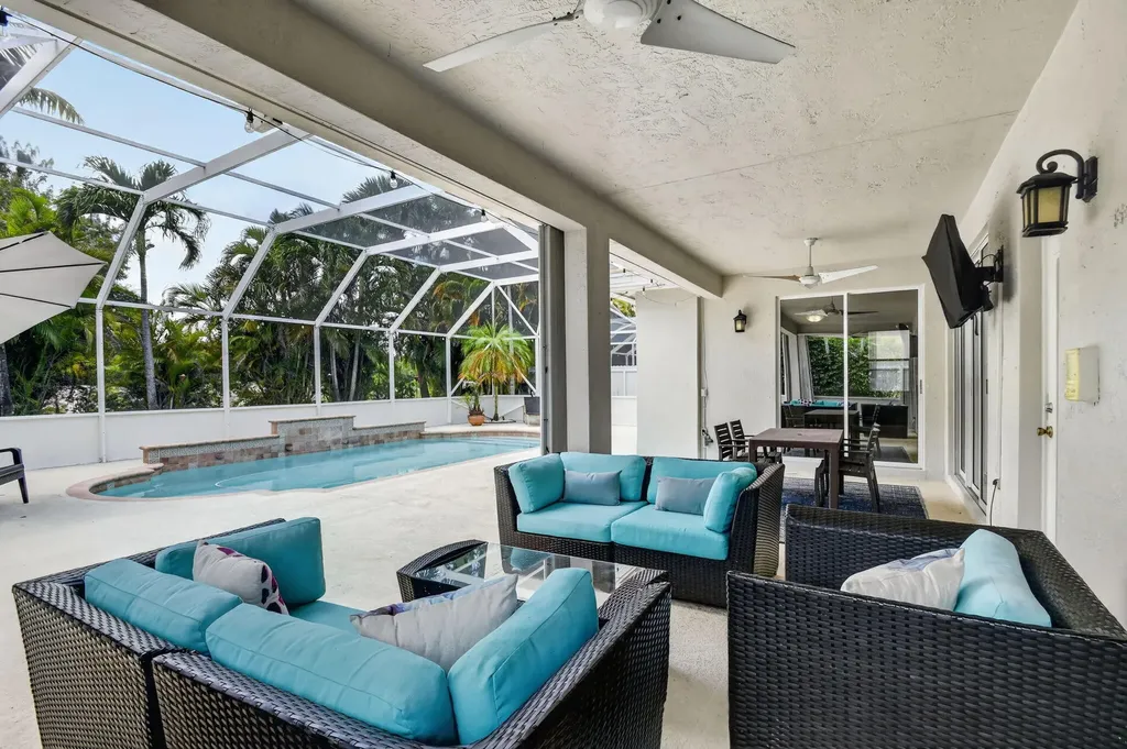 6283 Shadow Tree Lane Lake Worth FL 33463
