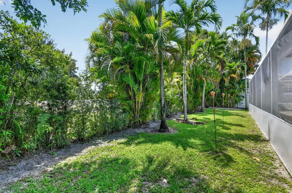 6283 Shadow Tree Lane Lake Worth FL 33463