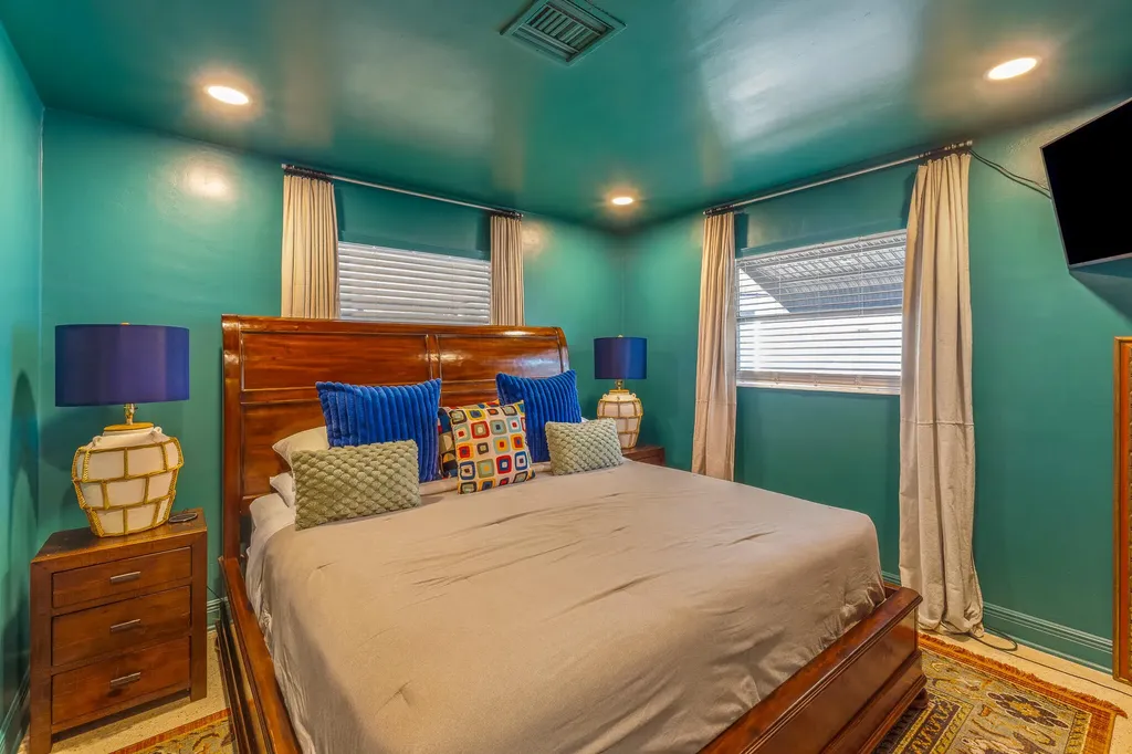 2816 NE 9th Terrace Wilton Manors FL 33334