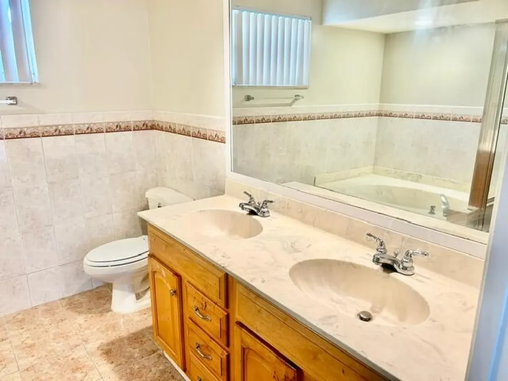 9576 NW 8th Circle Plantation FL 33324