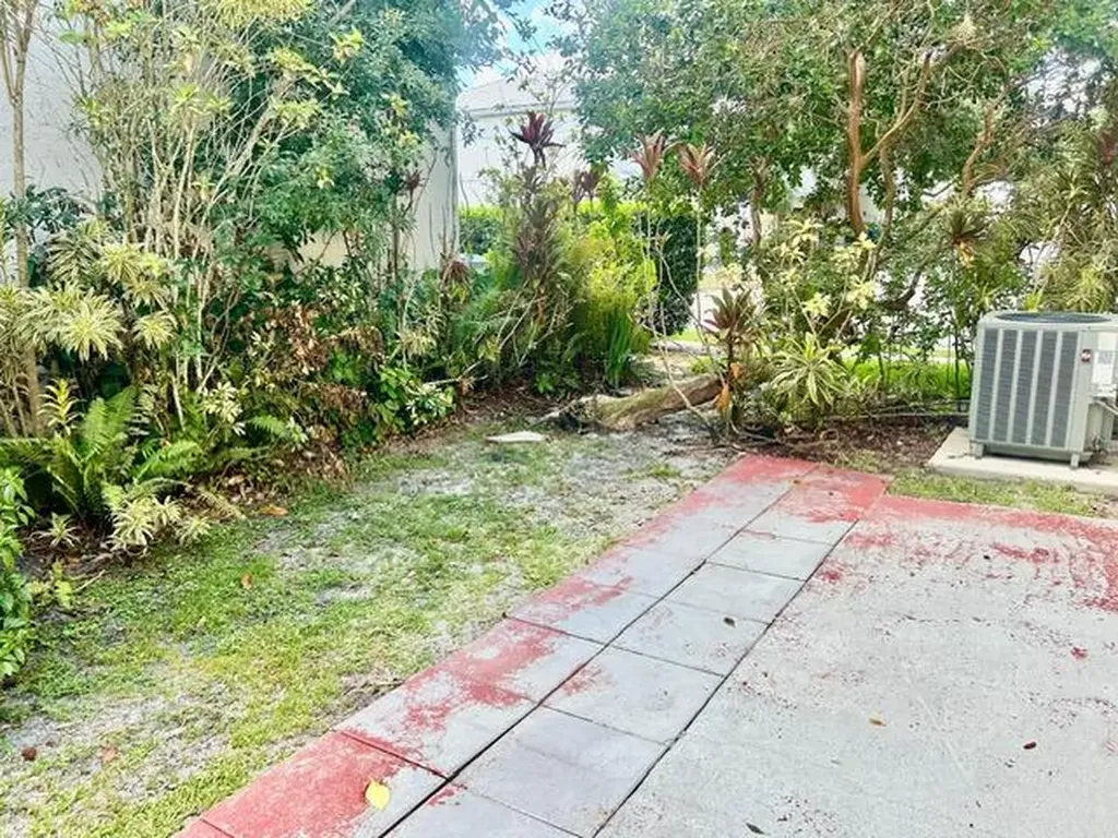 9576 NW 8th Circle Plantation FL 33324