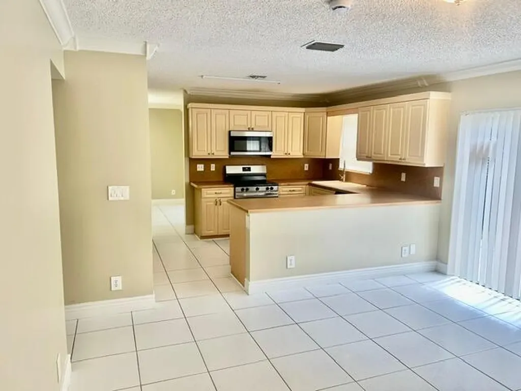 9576 NW 8th Circle Plantation FL 33324