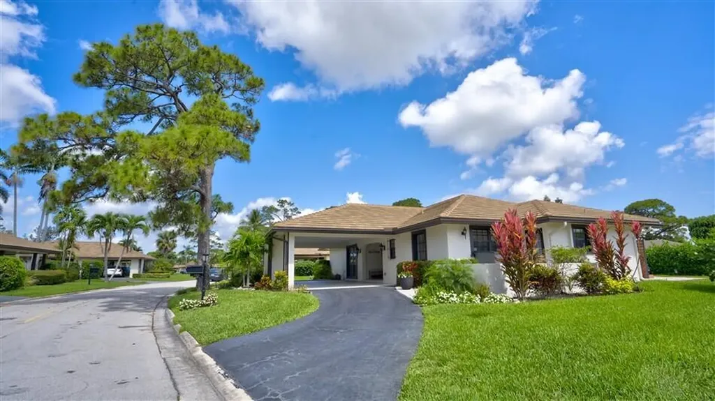 429 Pine Villa Drive Atlantis FL 33462