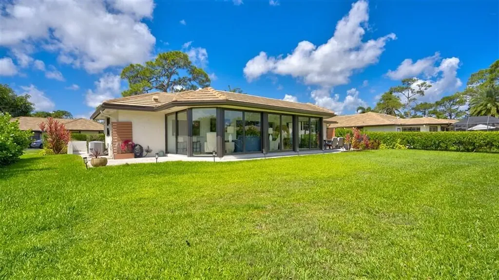 429 Pine Villa Drive Atlantis FL 33462