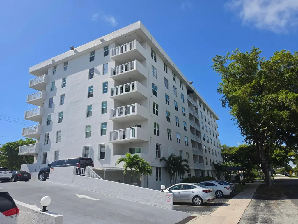 6000 NE 22nd Way Fort Lauderdale FL 33308