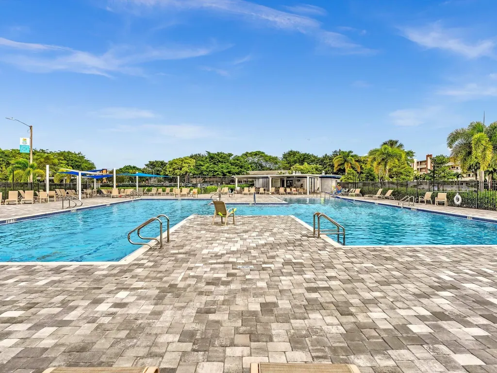 4038 Swansea B Deerfield Beach FL 33442