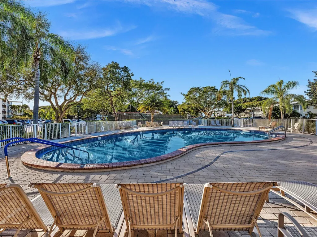 4038 Swansea B Deerfield Beach FL 33442