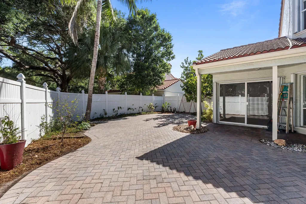 10152 Aspen Way Palm Beach Gardens FL 33410