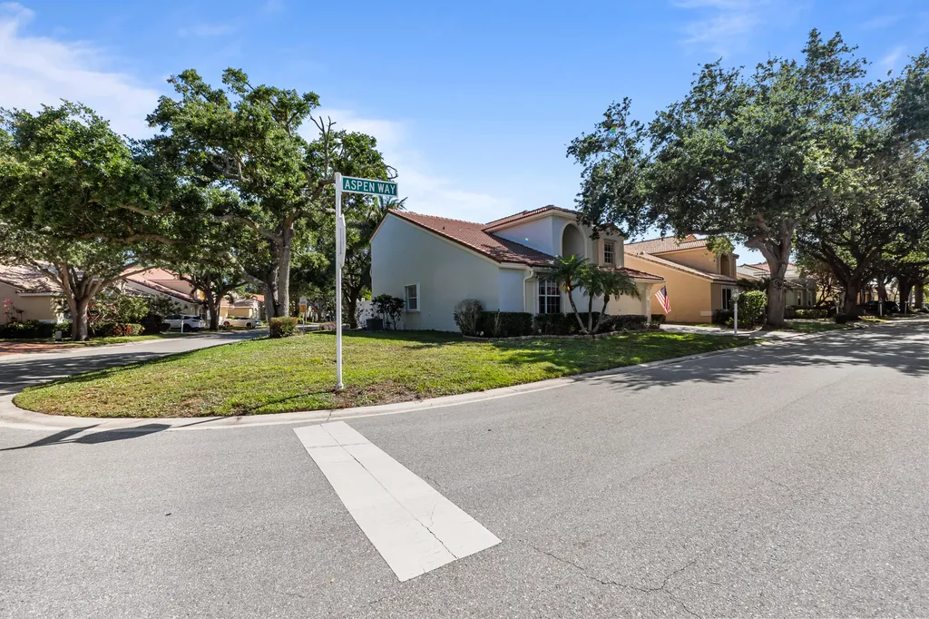 10152 Aspen Way Palm Beach Gardens FL 33410