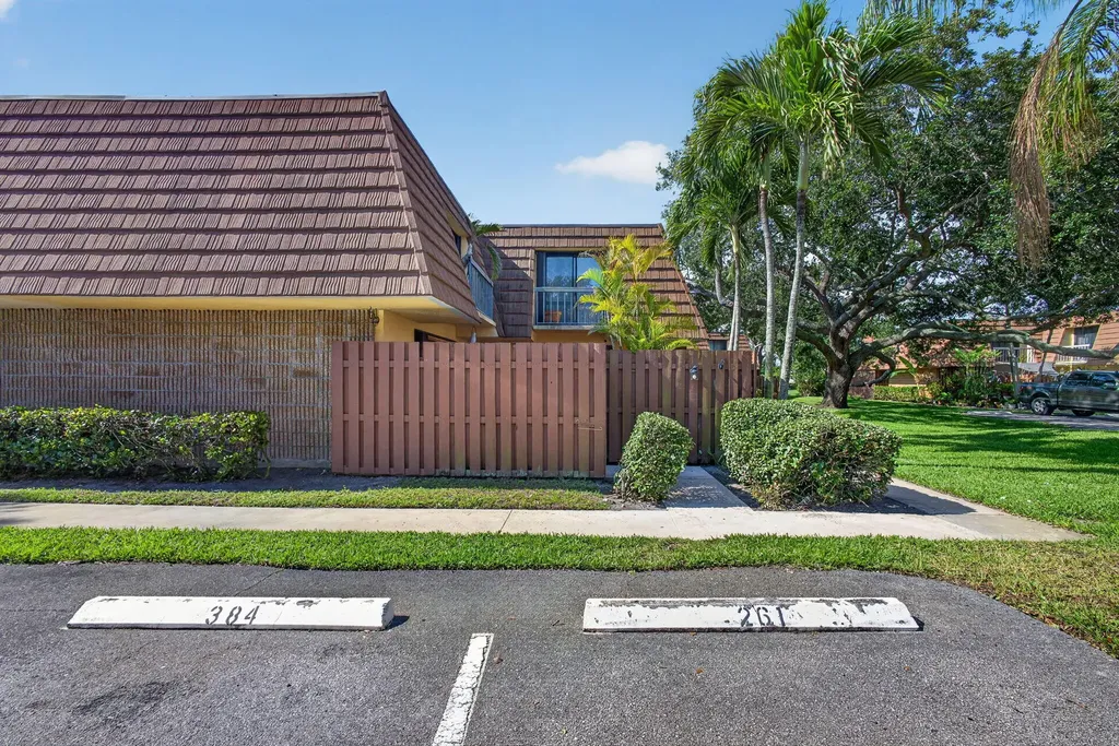 825 Center Street Jupiter FL 33458