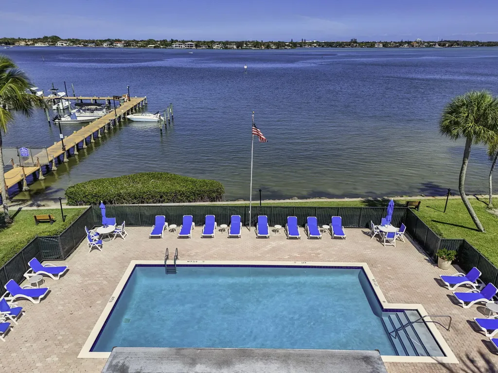 825 Center Street Jupiter FL 33458