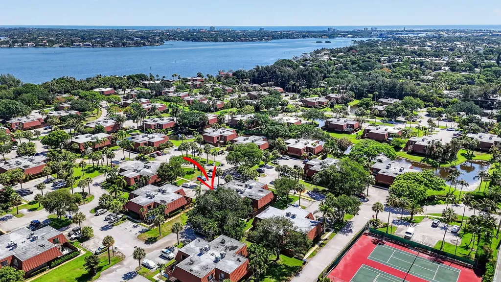825 Center Street Jupiter FL 33458