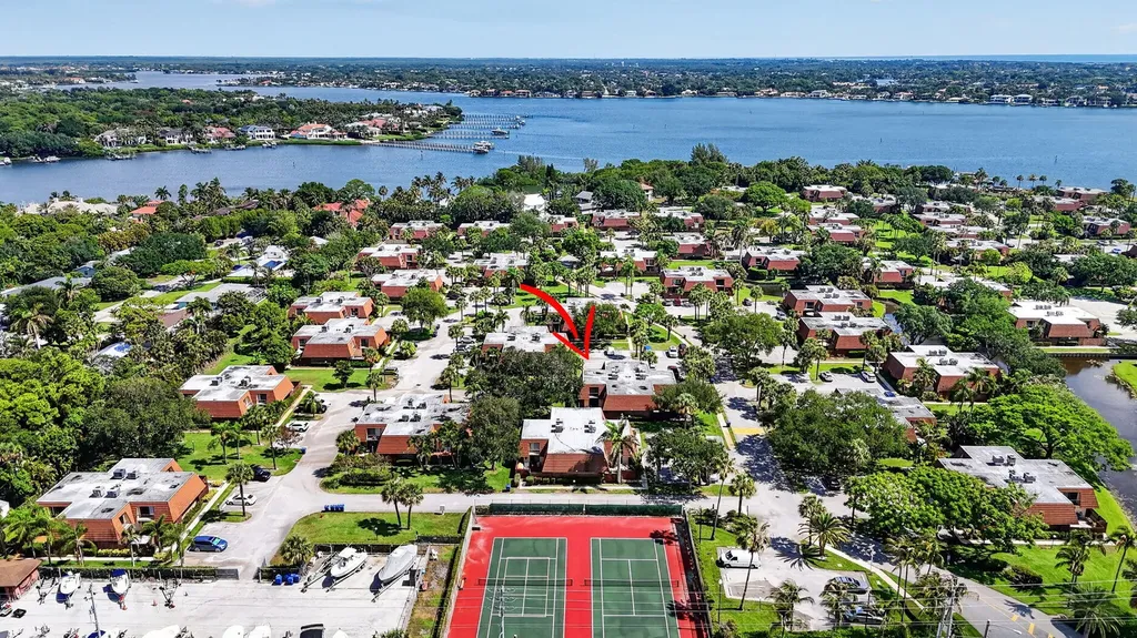 825 Center Street Jupiter FL 33458