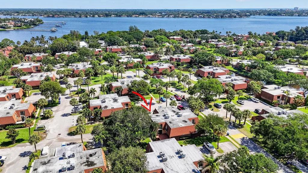 825 Center Street Jupiter FL 33458