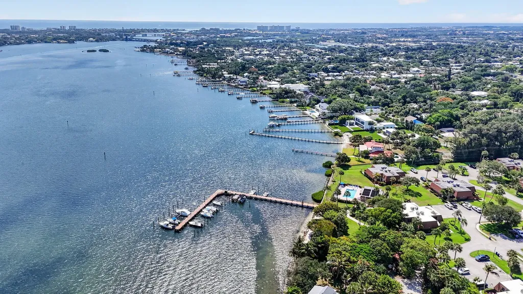825 Center Street Jupiter FL 33458