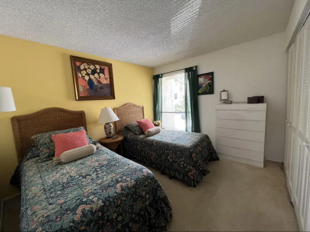 1002 Bridgewood Place Boca Raton FL 33434