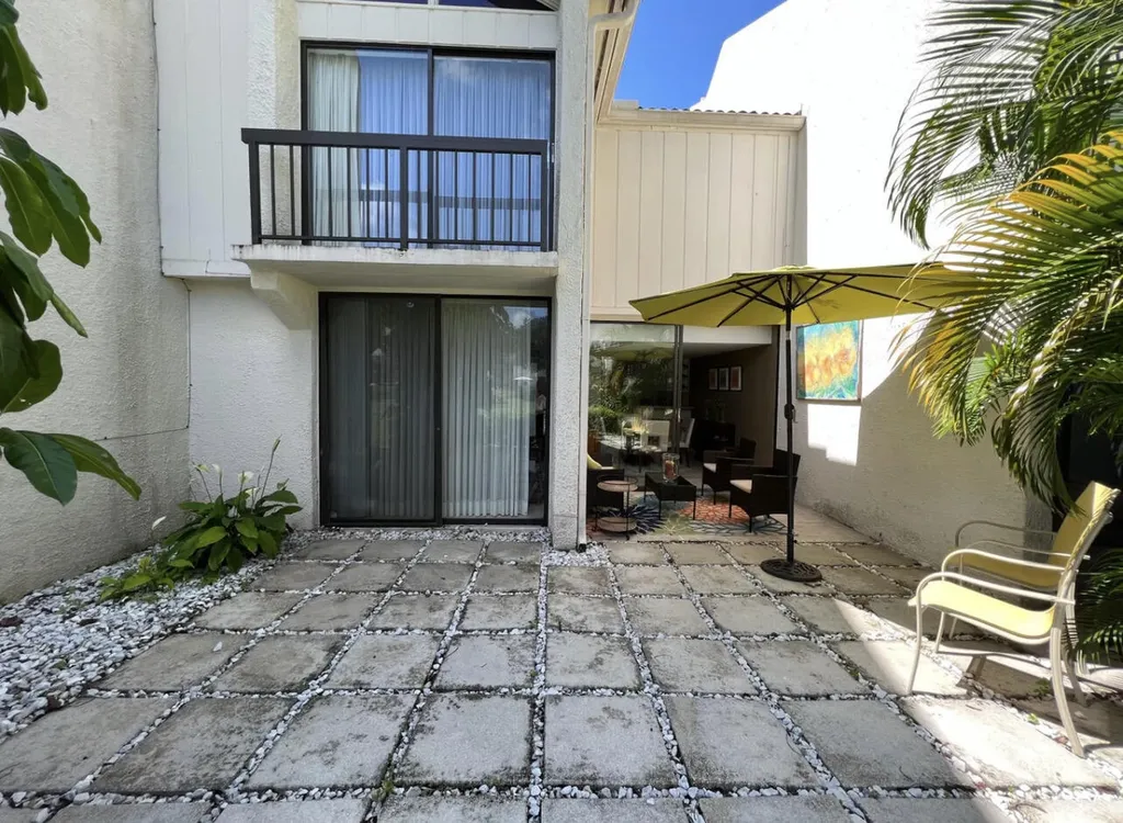 1002 Bridgewood Place Boca Raton FL 33434