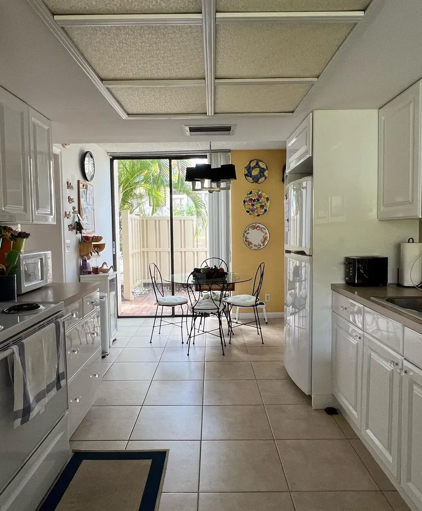 1002 Bridgewood Place Boca Raton FL 33434
