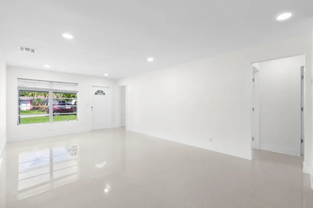 3262 Pierce Street Hollywood FL 33021