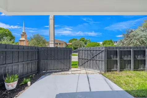 3262 Pierce Street Hollywood FL 33021