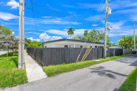 3262 Pierce Street Hollywood FL 33021
