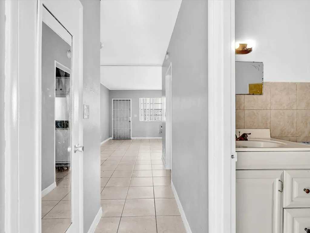 2915 Plunkett Street Hollywood FL 33020