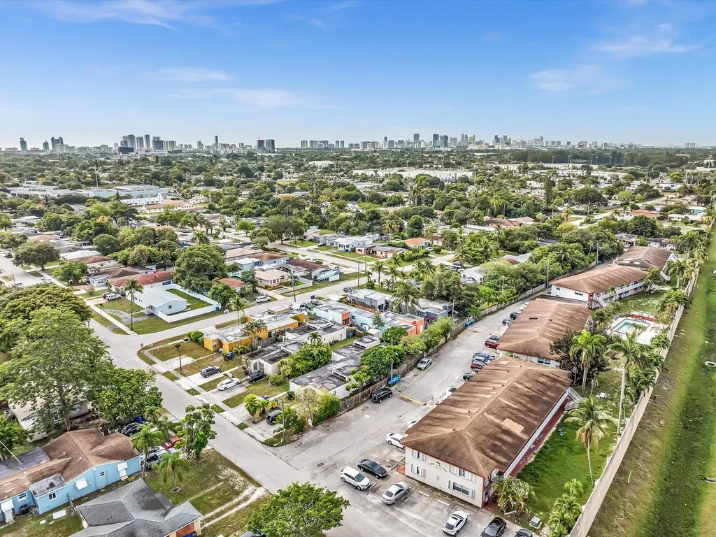 2915 Plunkett Street Hollywood FL 33020