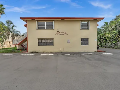 2915 Plunkett Street Hollywood FL 33020