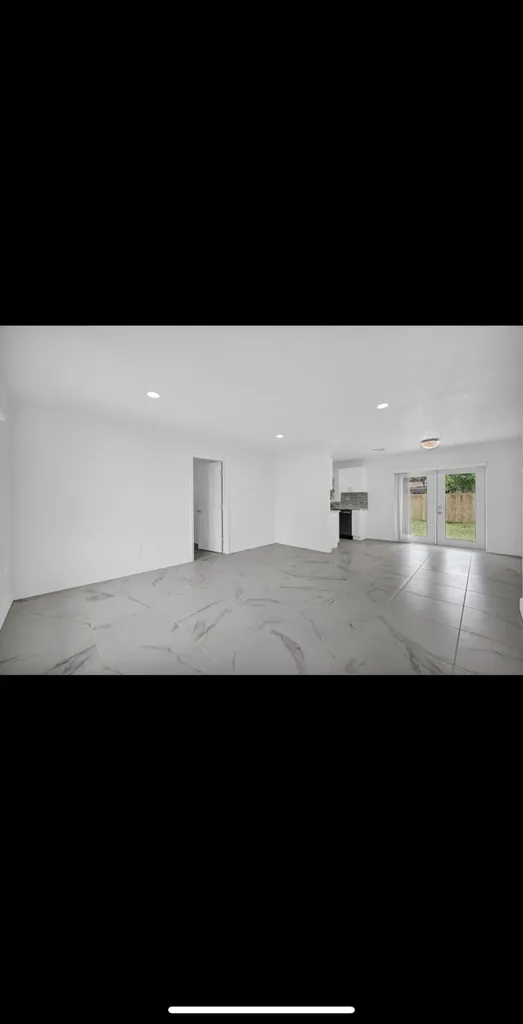 1112 NW 43rd Terrace Lauderhill FL 33313