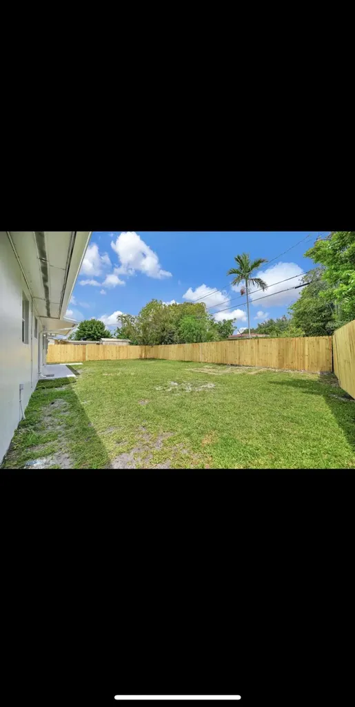 1112 NW 43rd Terrace Lauderhill FL 33313