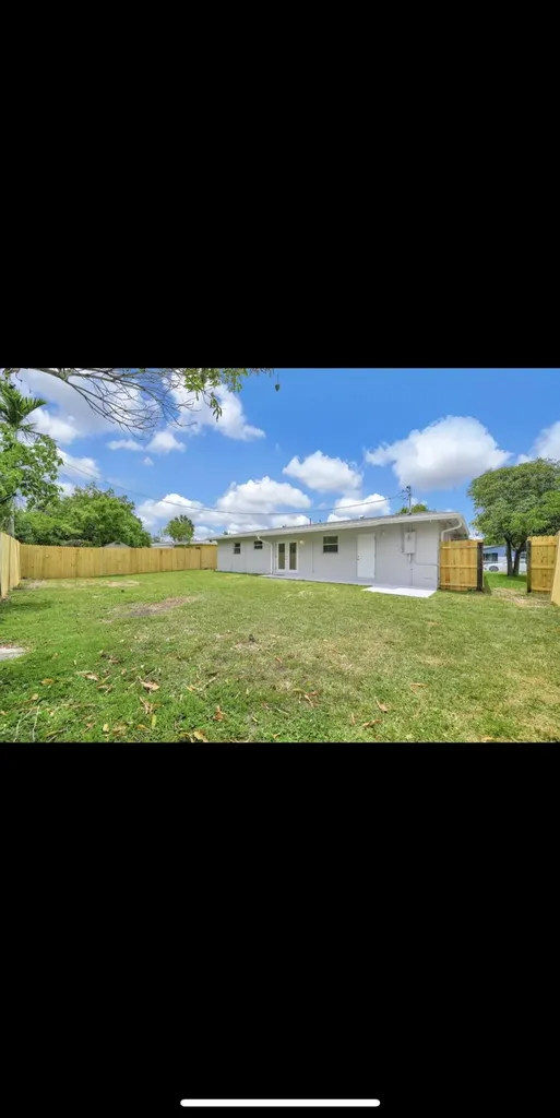 1112 NW 43rd Terrace Lauderhill FL 33313