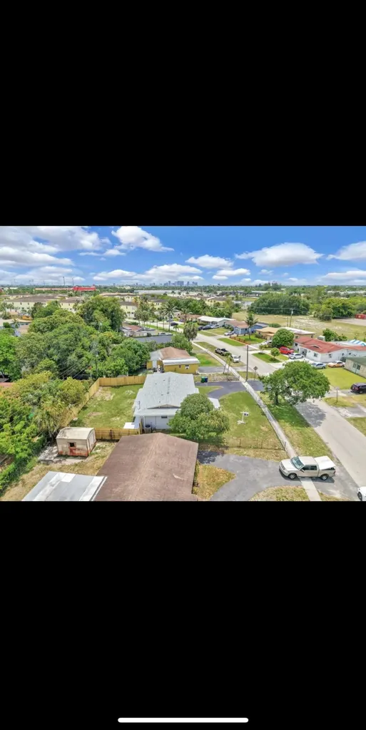 1112 NW 43rd Terrace Lauderhill FL 33313