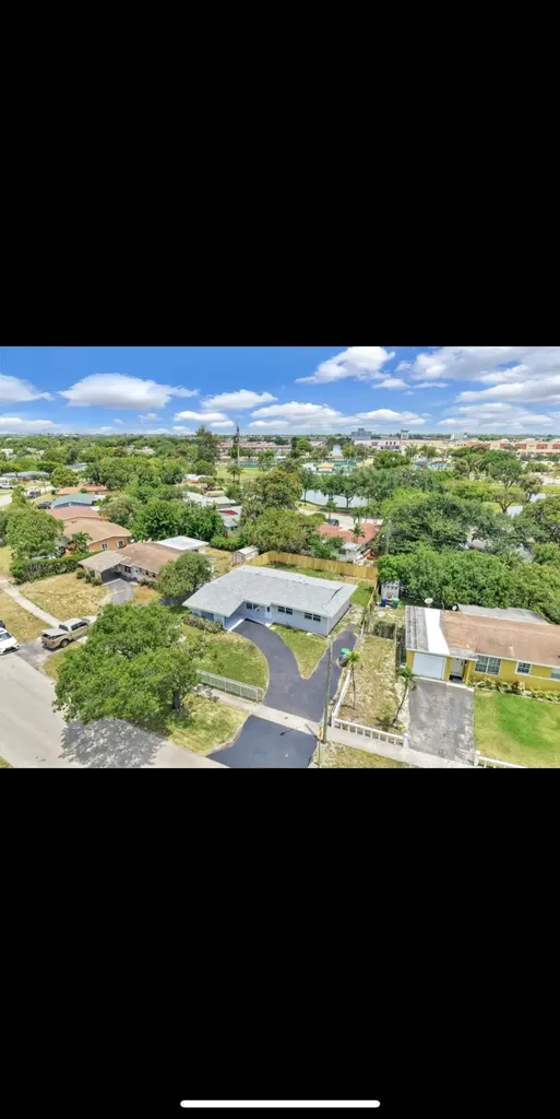 1112 NW 43rd Terrace Lauderhill FL 33313
