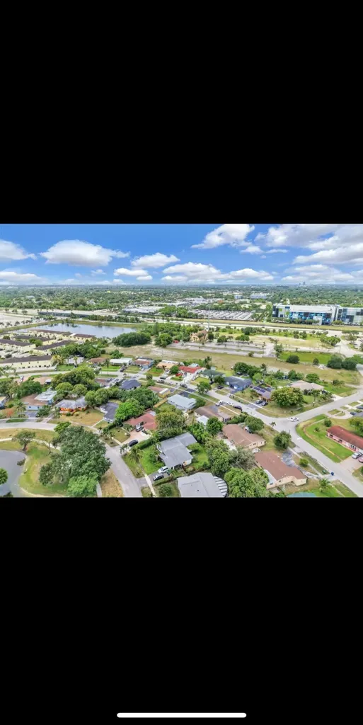 1112 NW 43rd Terrace Lauderhill FL 33313