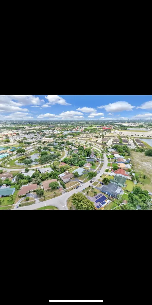 1112 NW 43rd Terrace Lauderhill FL 33313